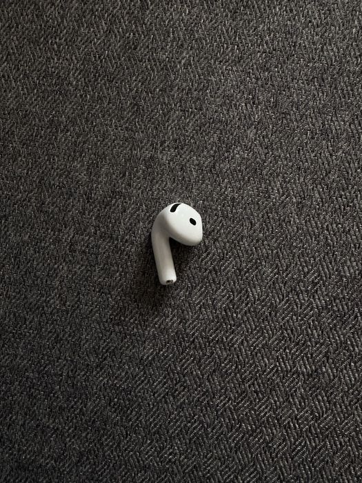 Левый наушник airpods 4 ANC