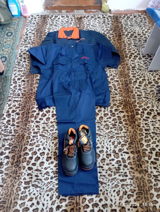 Продам спец одежду тройка