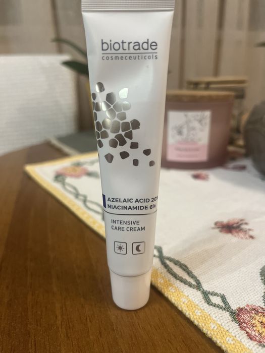Крем за лице с азелинова киселина и ниацинамид Биотрейд