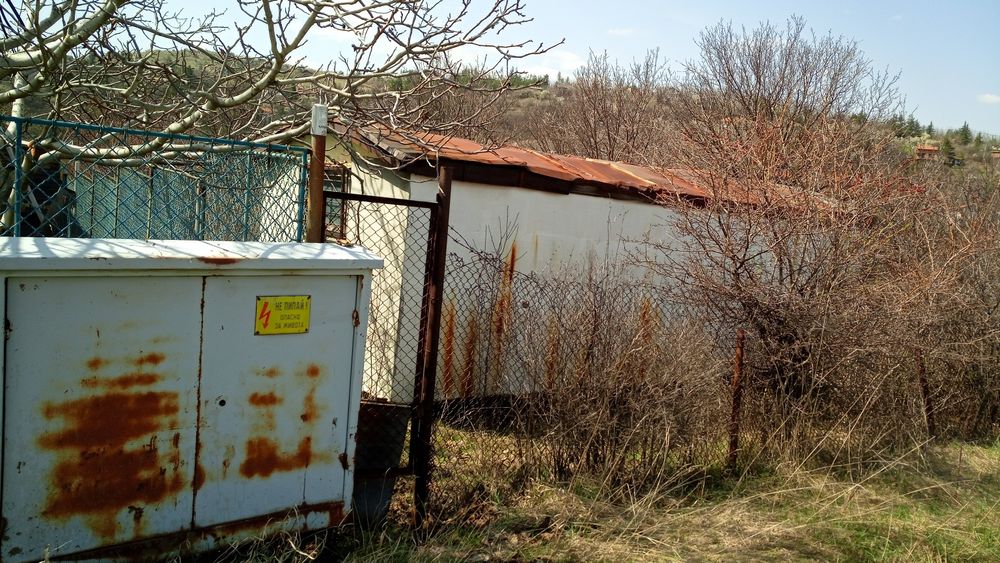 Продавам парцел до Дивотинския манастир над Банкя!