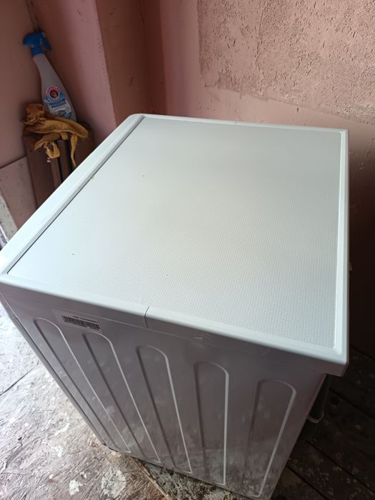 Vând mașină de spălat rufe LG.