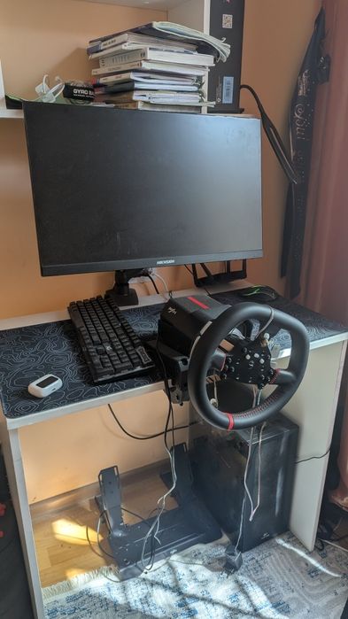 Игровой компьютер с рулем