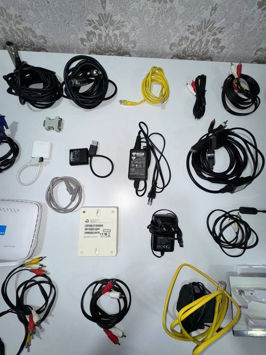 Многофун. адаптер USB C, модем Uztelecom и EVO, адаптеры, кабели  16шт