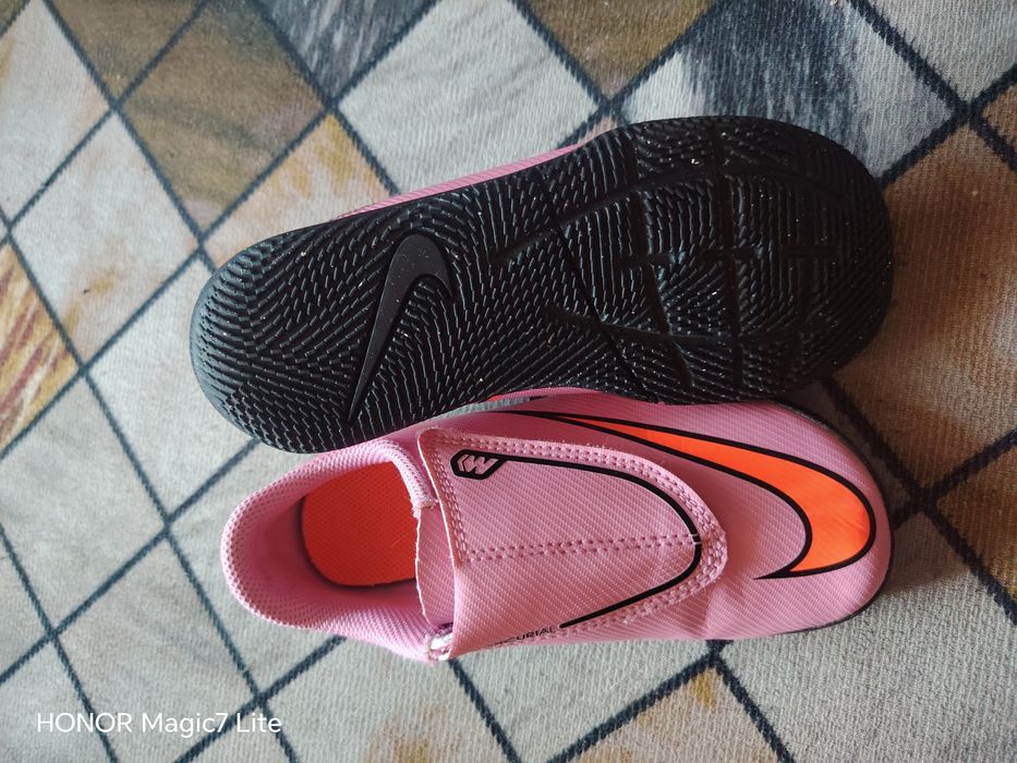 Ghete fotbal nike mărimea 29.5 și mărimea 30
