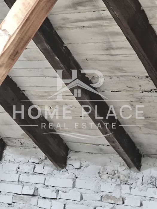 Етаж от къща  в централната част на град Варна.