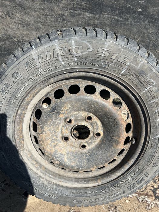 Продам запаску 195/65/15