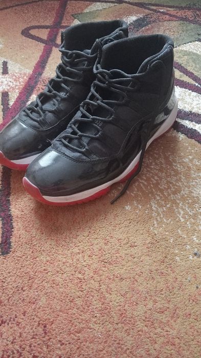 Air Jordan 11 Bred