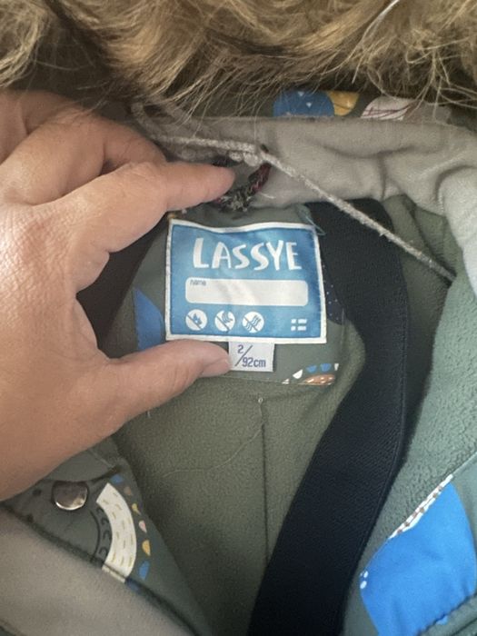 Продам зимний комбинезон Lassye