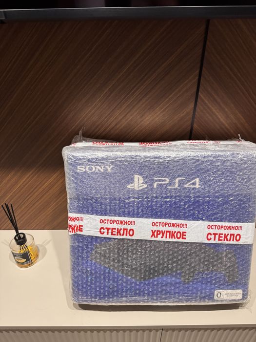 Продам плейстейшен 4