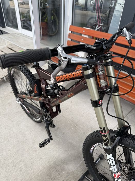 Планински велосипед Мекица DH Mongoose  за скачане. 26/M.