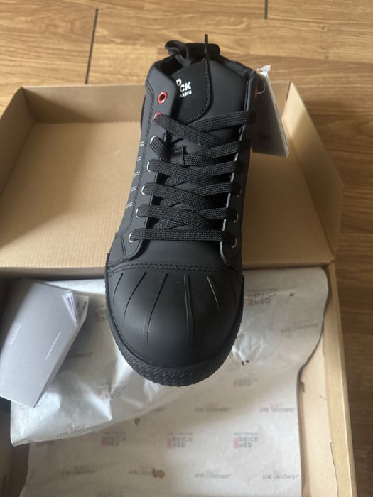 Обувки Red Brick