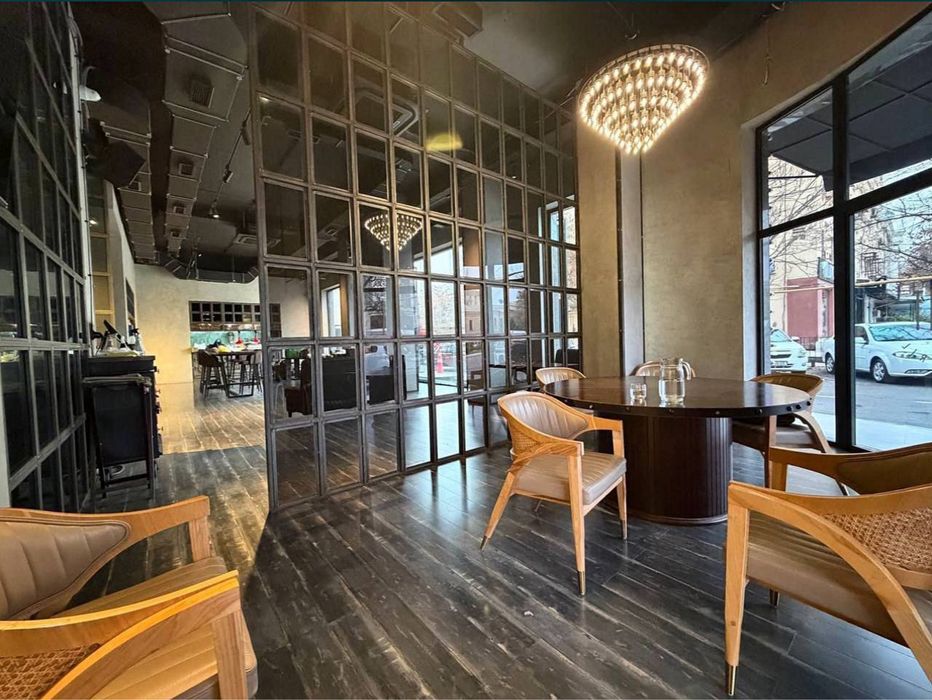 Продается помещение под ресторан или любой бизнес. Новомосковская !