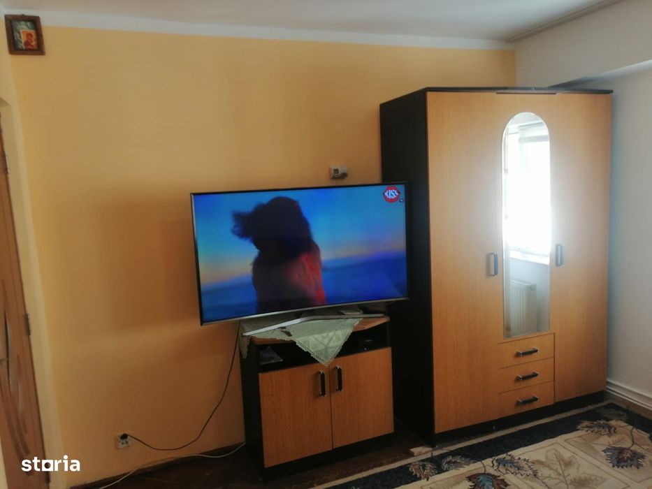 3 camere, mobilat și utilat, centrala proprie, bloc 1989, stradal