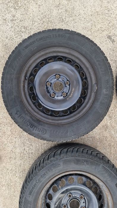 Set roti iarna cu Jante de tabla si capace plastic SEAT.