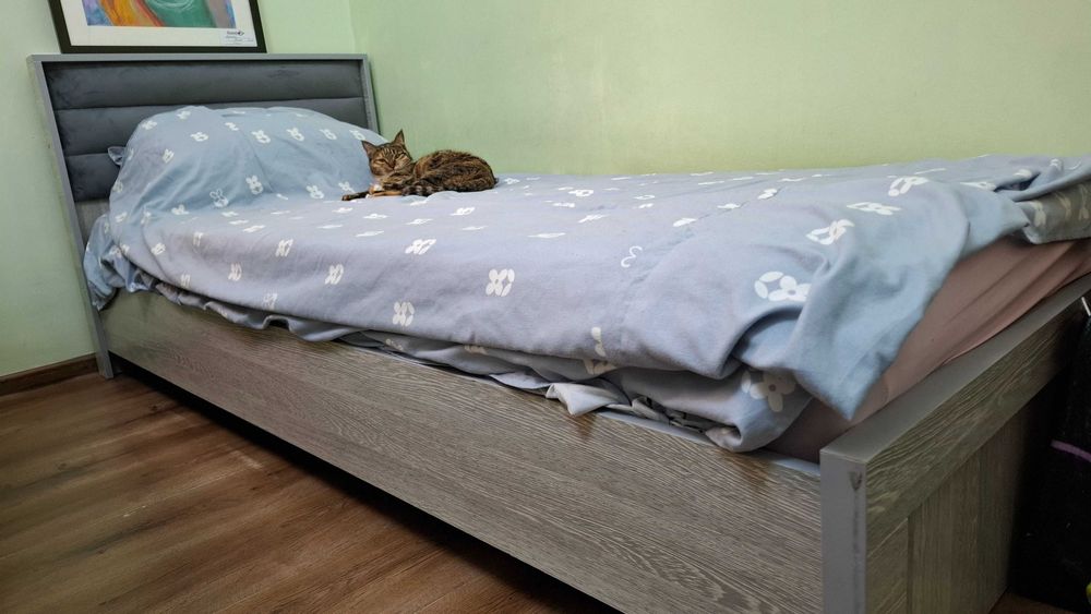 Кровати 2 штуки подростковые с матрасом