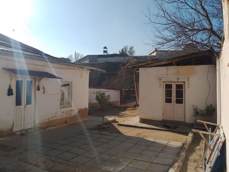 Продаётся дом в центре - Кирпичка, 7 соток