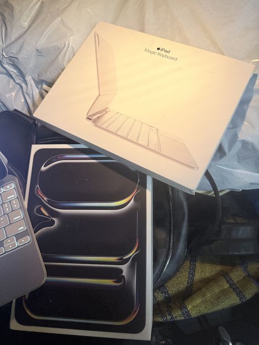 iPad Pro M4 11 256Gb keyboard