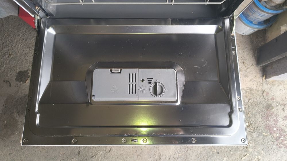 Masina de spalat vase Candy - compacta, marime mica, sub lavoar