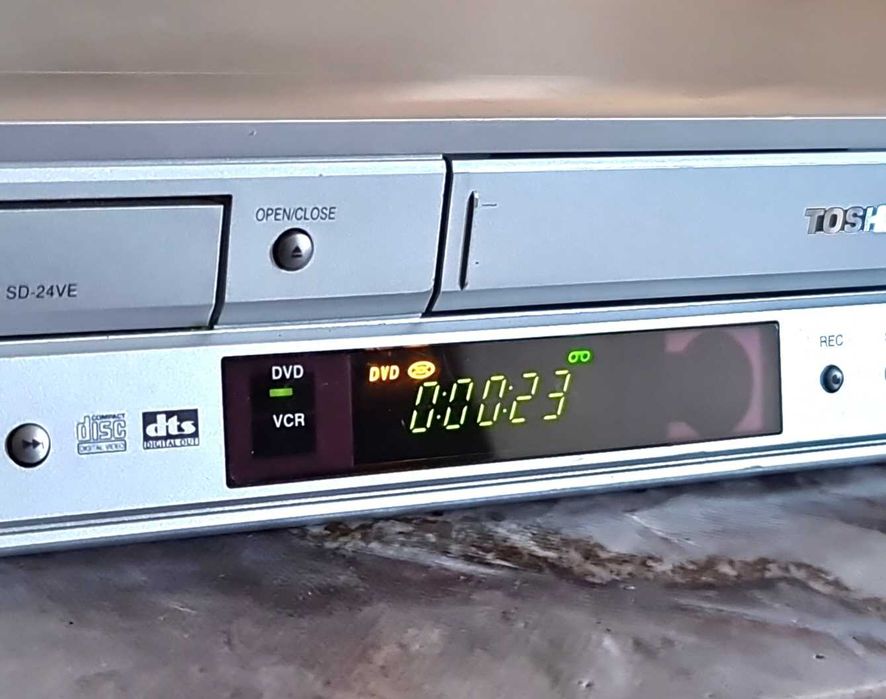 Combo "Toshiba" DVD + VHS.