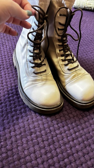 Отдам обувь за шоколадку