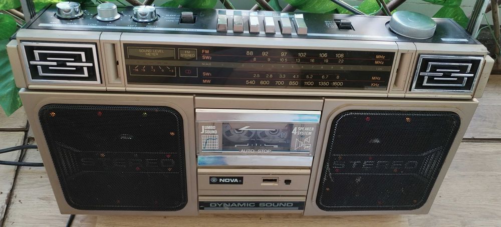 Radiocasetofon boombox NOVA RX-565DL Disco Light muzică de colecție