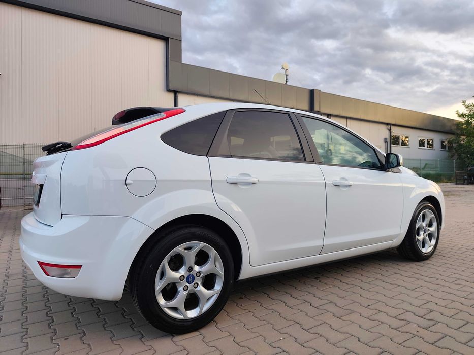 FORD Focus 2011 — imagine 13