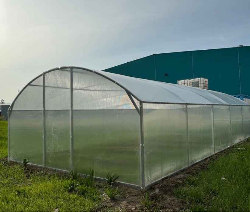 Теплица для огорода.