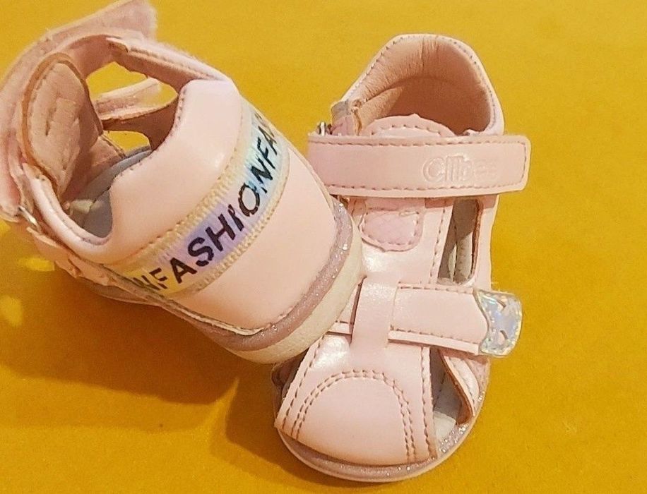 Vand încălțăminte fetiță