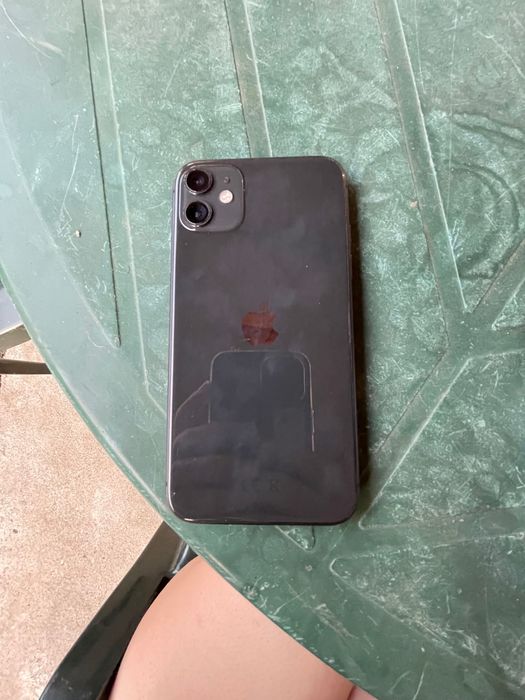 iPhone 11 за части