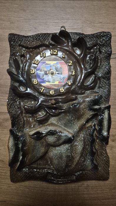 Ceas de perete mare, design elegant Mecanism functional (necesită ace