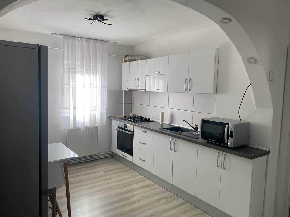 Proprietar inchiriez apartament 2 camere