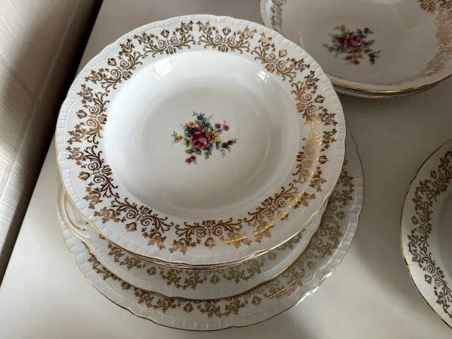 Serviciu vechi de masa din portelan, 60 de piese