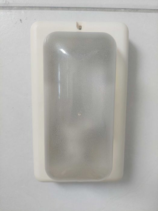 Плафони 220 волта и такива на батерии