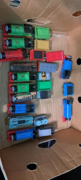 Trenulete Thomas trackmaster cu baterii