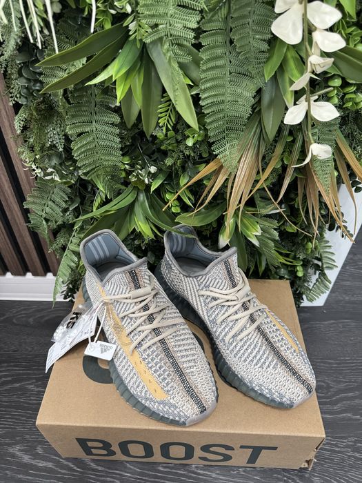 Yeezy Boost 350.
