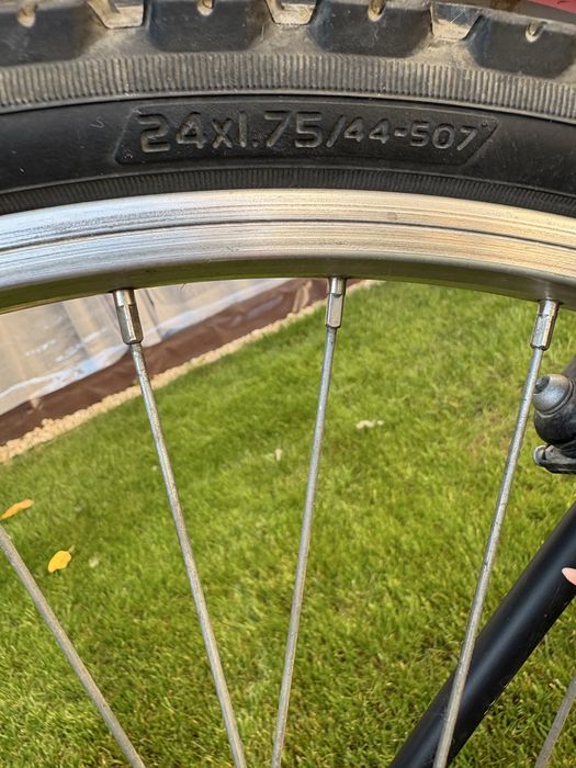 Bicicleta  B-TWIN, marimea 24x1,75/44-507