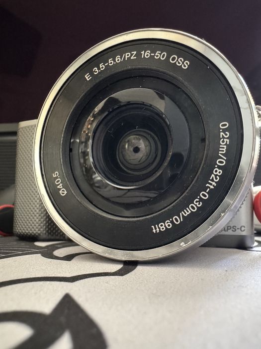 Sony a5000 APS-C mirror less + kit lens 16-55mm