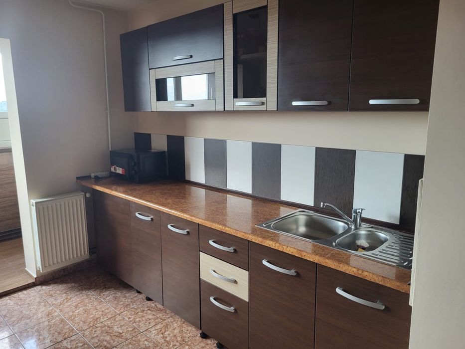 Inchiriez apartament cu 2 camere zona Vitan