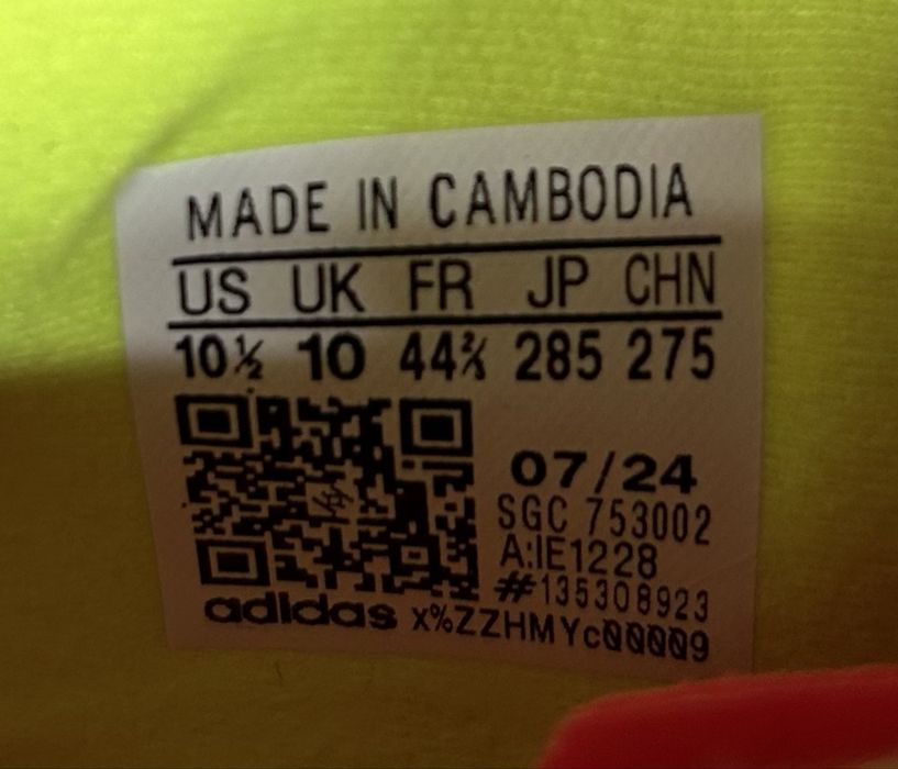Футбольные кроссовки Adidas
