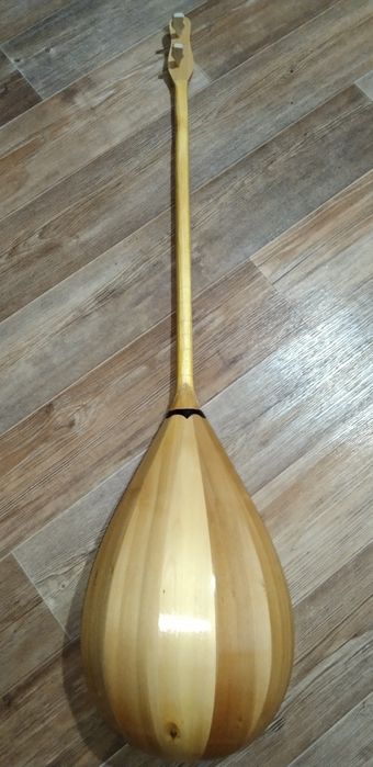 Продам домбру с чехлом