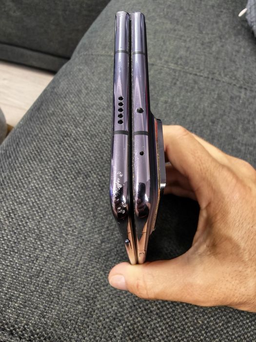 Honor Magic V2 cu defect