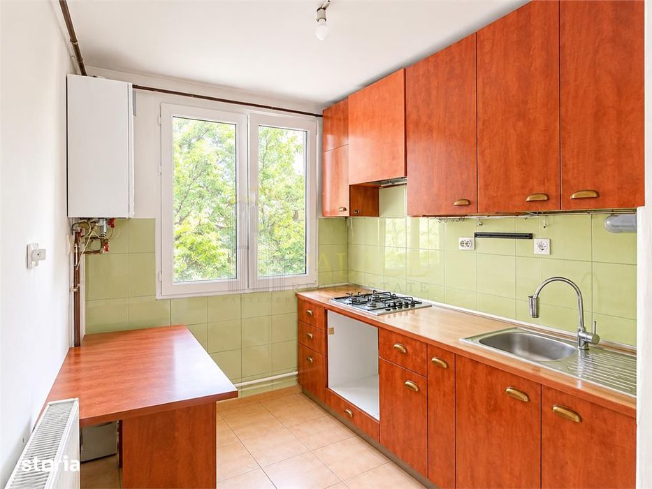 Apartament 4 camere Copou, parcul EXPO, cu parcare si boxa.