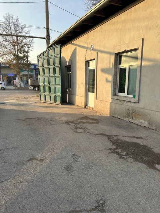 Srochni Jomiy bozorda baza sotiladi 1 sotix 33000$