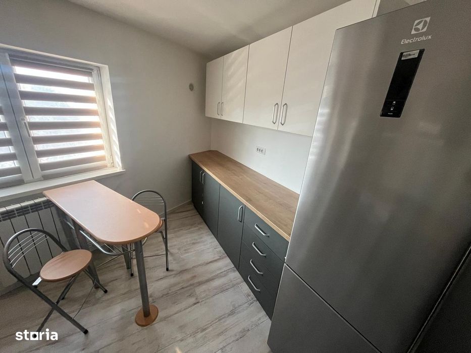 Spital - 3 camere decomandate, etaj 2, 3 balcoane, renovat