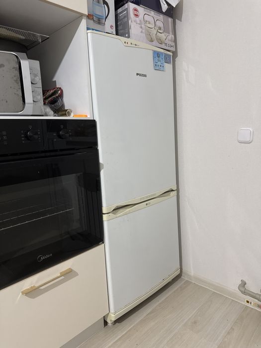 Продаю  холодильник