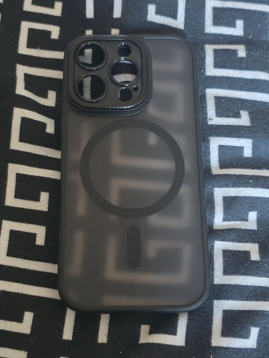 Vand husa iphone 16 pro aproape noua