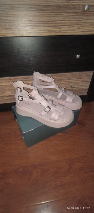 Продам женский басаножки