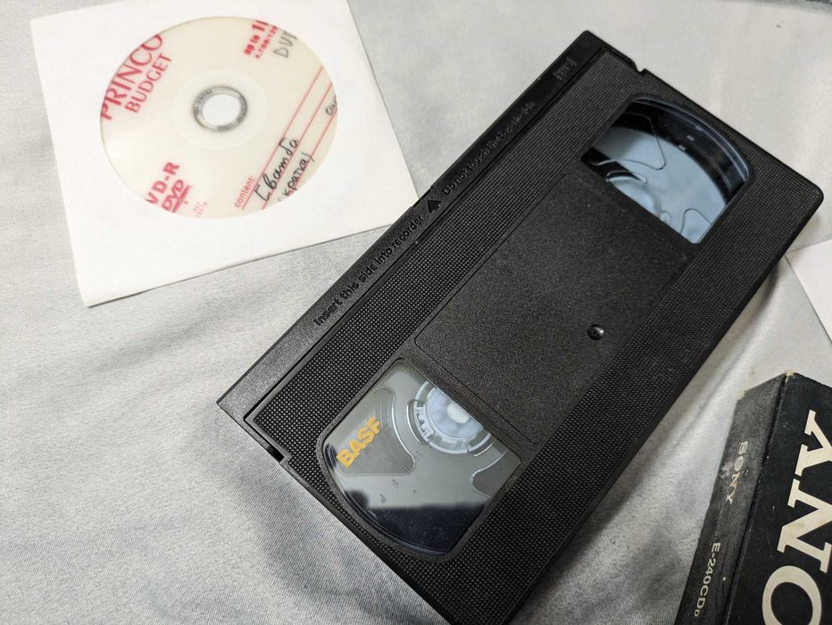 Видеокасетки VHS, VHS-C, miniDV със сватби прехвърлям на флашка