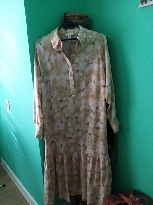 Продаю платье новое