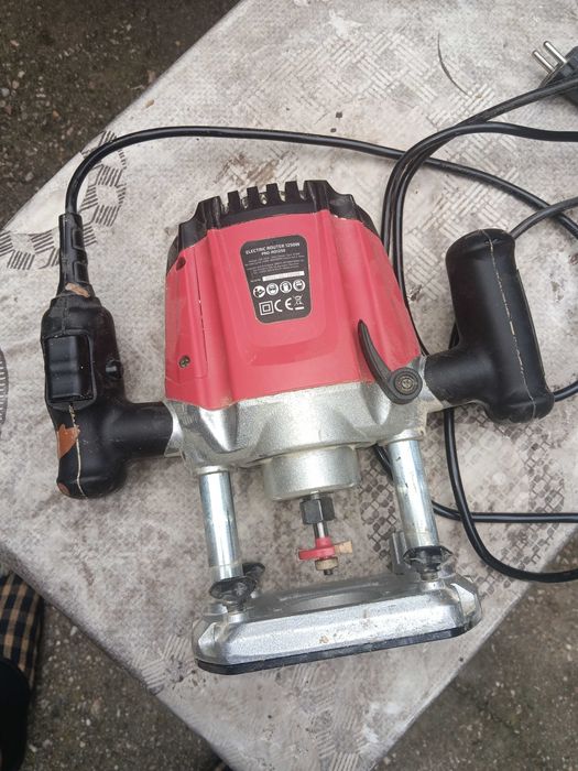 Оберфреза 1200 w